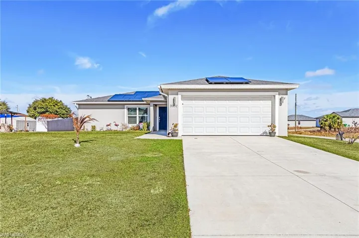 9032 Meadow Cir, Labelle, Florida 33935