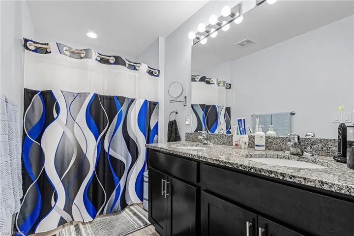 9032 Meadow Cir, Labelle, Florida 33935