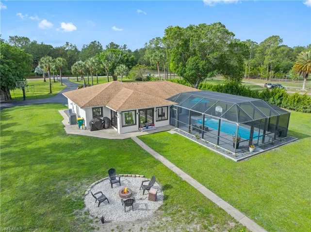 3277  5th NW AVE, Naples, FL 34120
