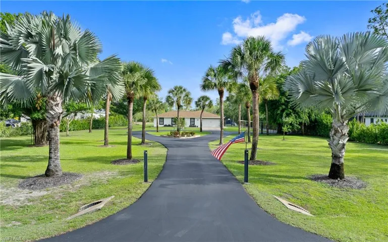 3277 5th Ave Nw, Naples, Florida 34120