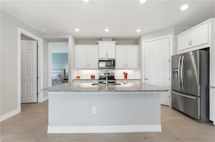 628 Parkshore Lake Ave, Cape Coral, Florida 33993