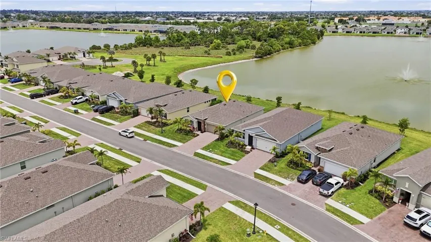 628 Parkshore Lake Ave, Cape Coral, Florida 33993