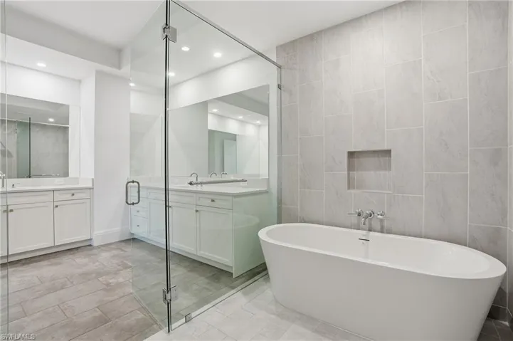 4810 Pelican Colony 903, Bonita Springs, Florida 34134