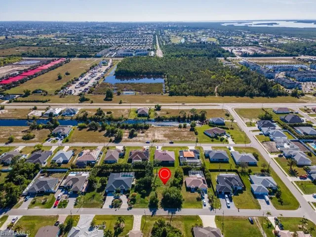 2716 4th Ln, Cape Coral, Florida 33991