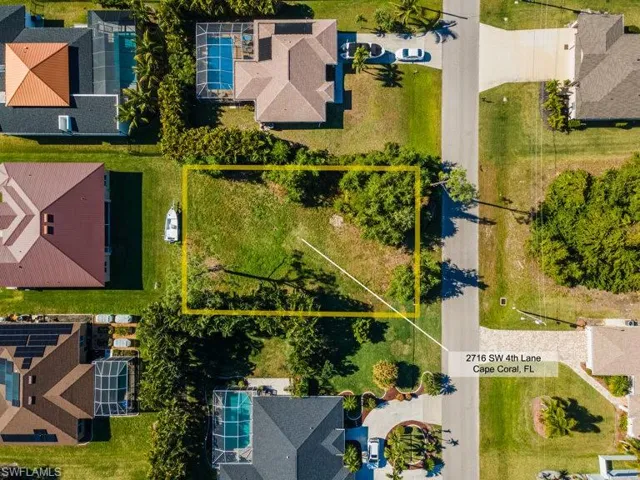2716 4th Ln, Cape Coral, Florida 33991