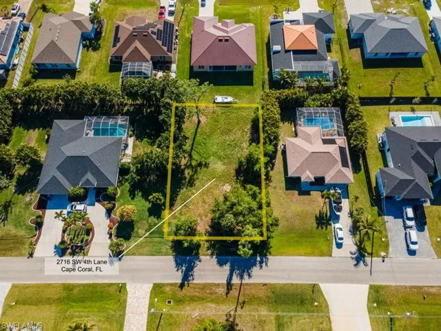 2716 4th Ln, Cape Coral, Florida 33991