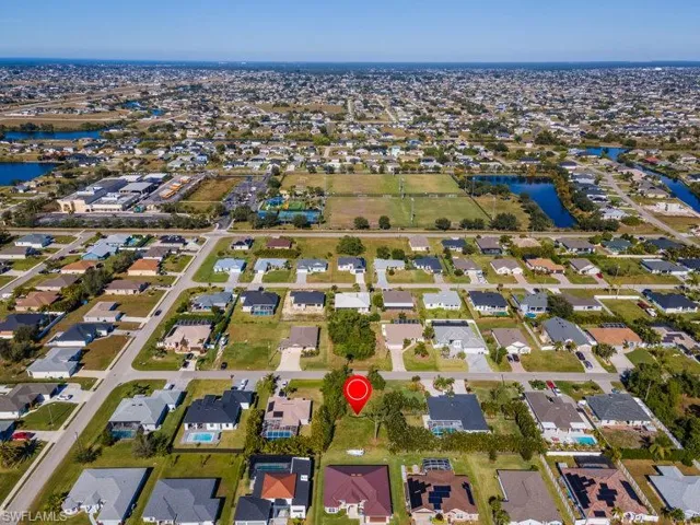 2716 4th Ln, Cape Coral, Florida 33991