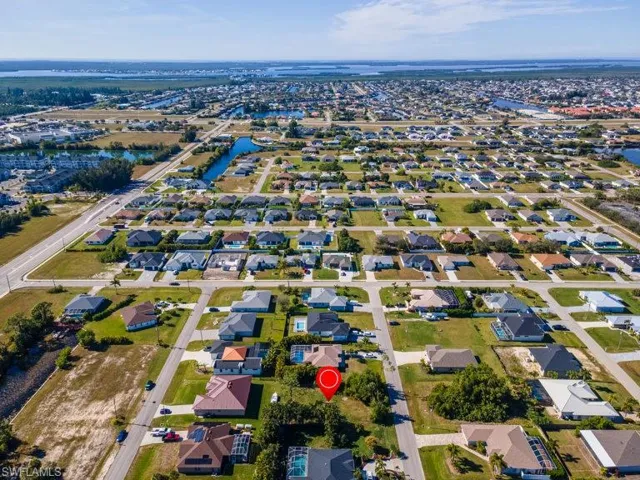 2716 4th Ln, Cape Coral, Florida 33991