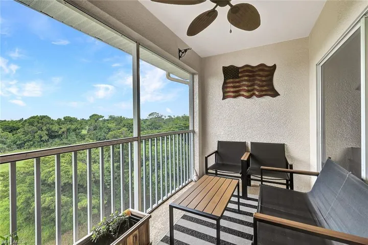 Balcony with ceiling fan