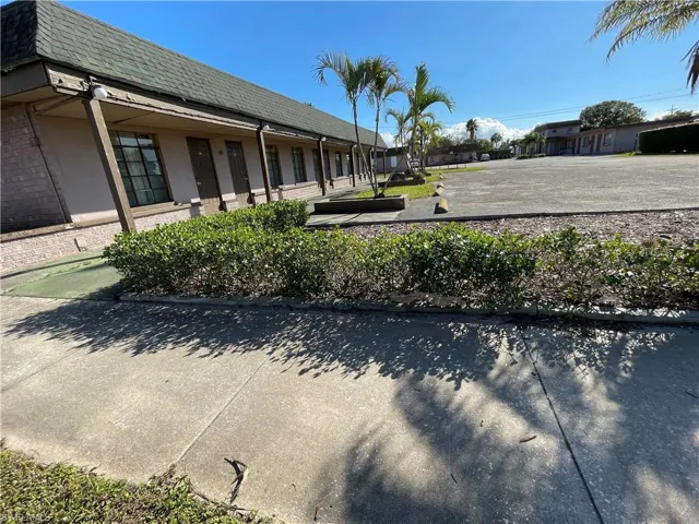 820 E Sugarland  HWY, Clewiston, FL 33440