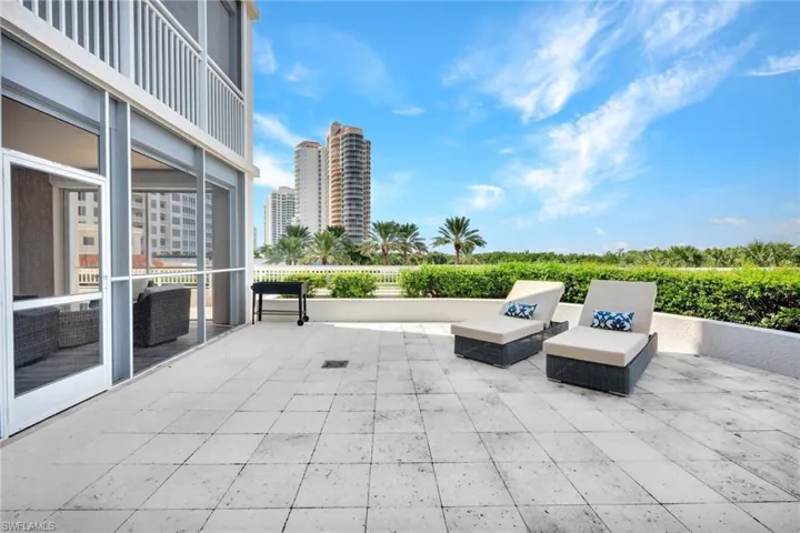 SO MUCH outdoor space - decorate as you wish!