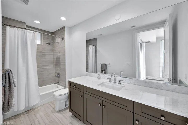 En-suite bathroom.