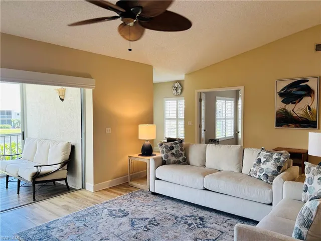 776  Willowbrook  DR, Naples, FL 34108