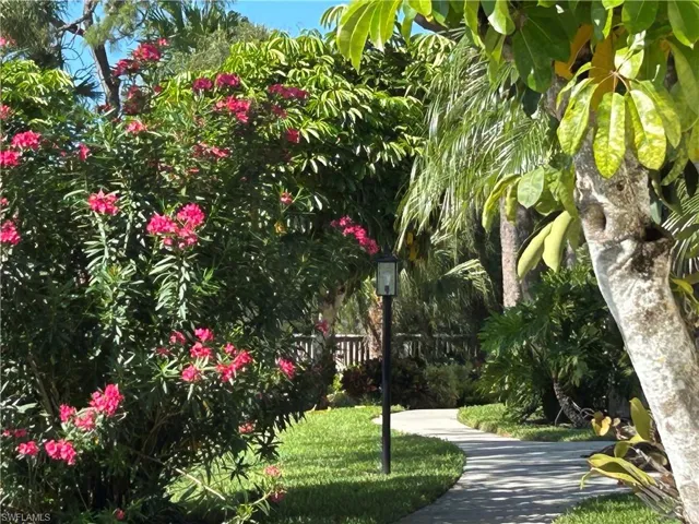 776  Willowbrook  DR, Naples, FL 34108