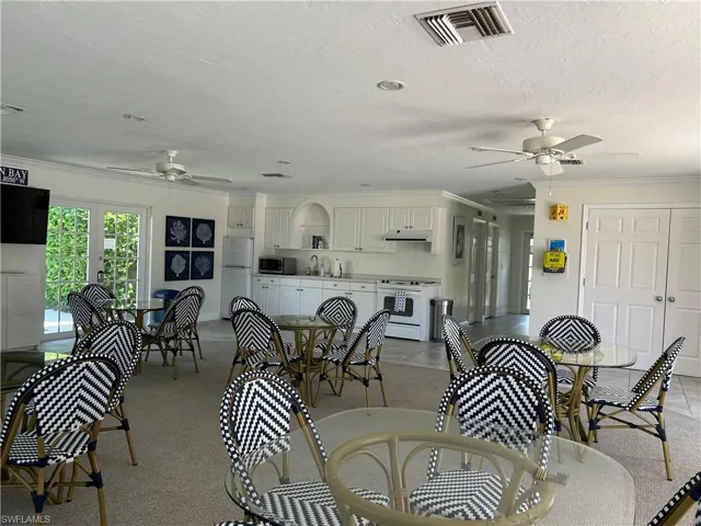 776  Willowbrook  DR, Naples, FL 34108