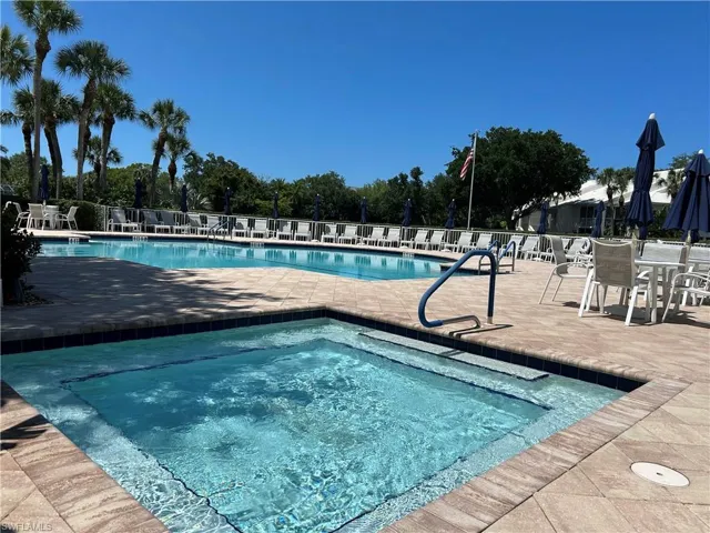 776  Willowbrook  DR, Naples, FL 34108
