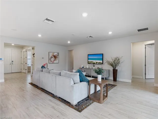 12905 Hadley Ct, Fort Myers, Florida 33913