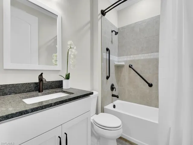 9417  Purple Martin  CT, Naples, FL 34120