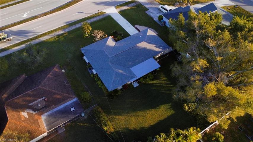4105  Country Club  BLVD, Cape Coral, FL 33904