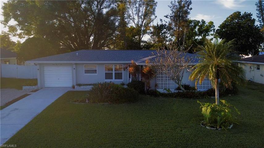 4105  Country Club  BLVD, Cape Coral, FL 33904