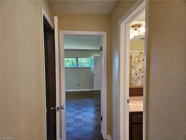 4105  Country Club  BLVD, Cape Coral, FL 33904