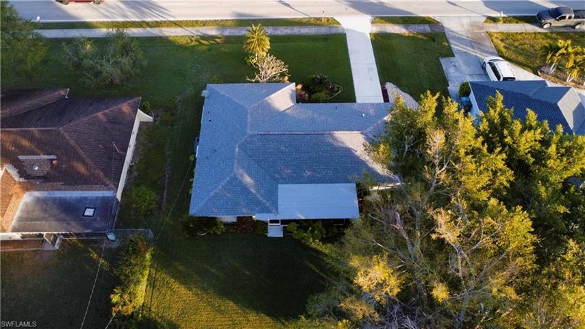 4105  Country Club  BLVD, Cape Coral, FL 33904