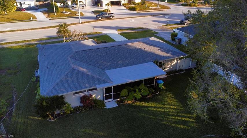 4105  Country Club  BLVD, Cape Coral, FL 33904