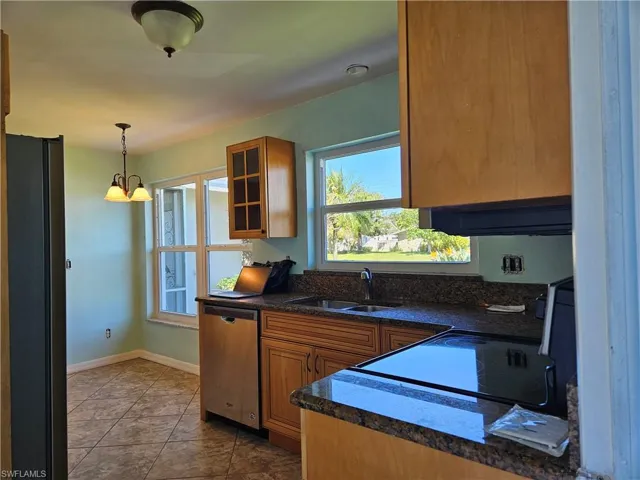 4105  Country Club  BLVD, Cape Coral, FL 33904