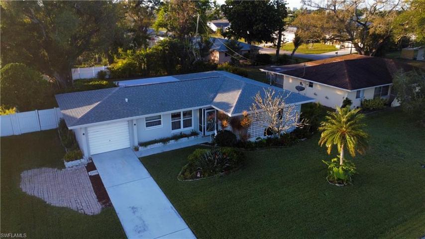 4105  Country Club  BLVD, Cape Coral, FL 33904