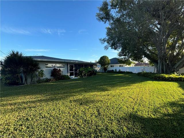 4105  Country Club  BLVD, Cape Coral, FL 33904