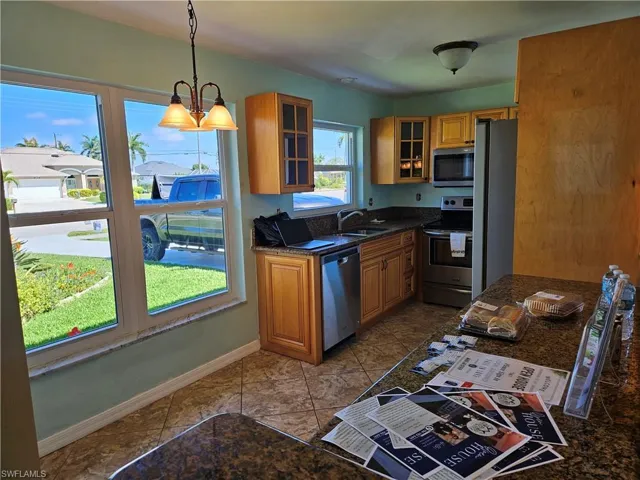 4105  Country Club  BLVD, Cape Coral, FL 33904