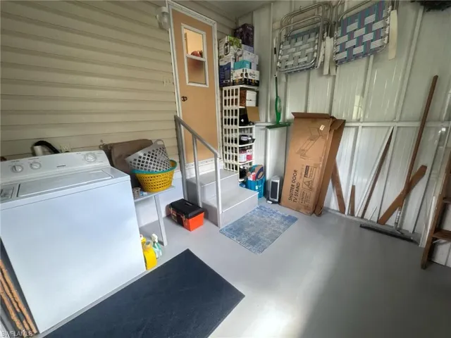 Clothes washing area with washer / dryer and laundry area