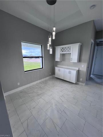 Dining room with dry bar