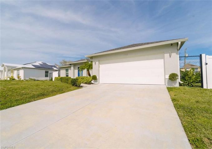 1149 SW 41st TER, CAPE CORAL FL 33914
