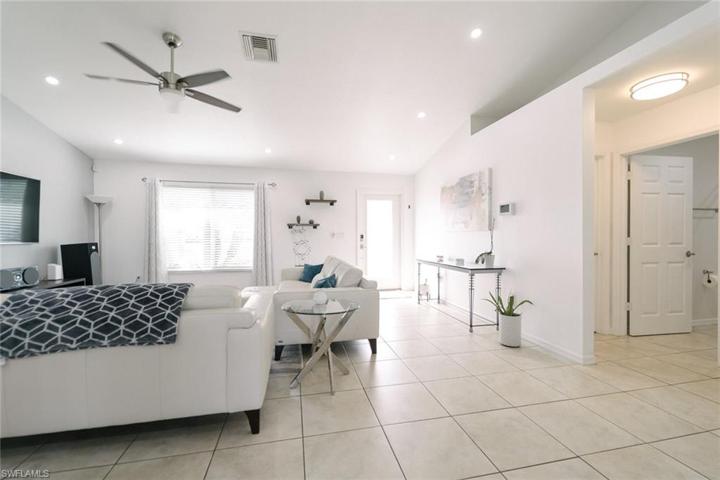 1149 SW 41st TER, CAPE CORAL FL 33914