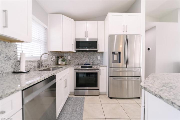 1149 SW 41st TER, CAPE CORAL FL 33914