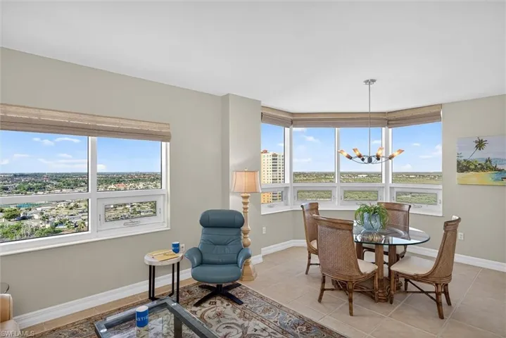 Casual dining area of family rm