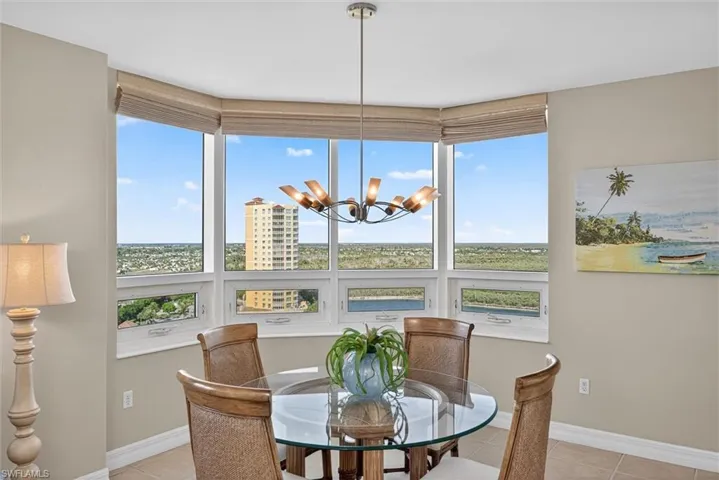 Kitchen open to the family rm