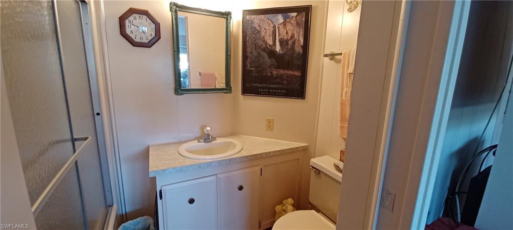 2nd Bathroom
