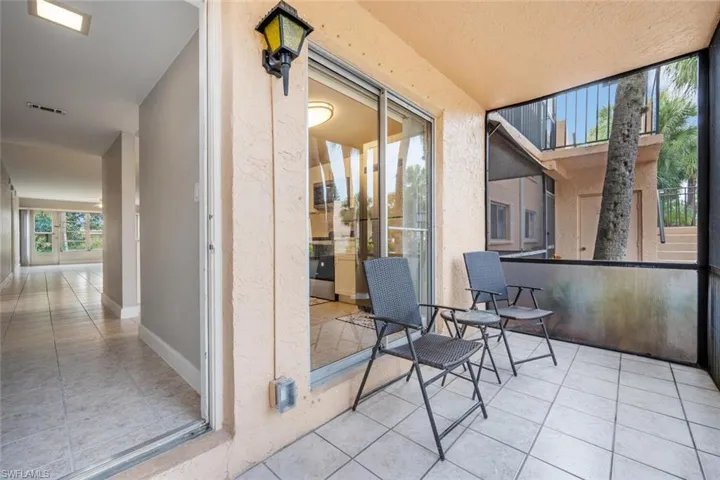 Front Porch/Lanai