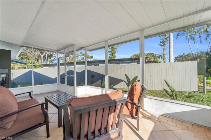 Screened in Lanai