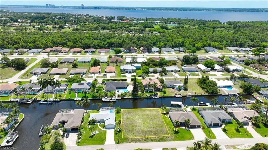 1041 Se 23rd Ave, Cape Coral, Florida 33990