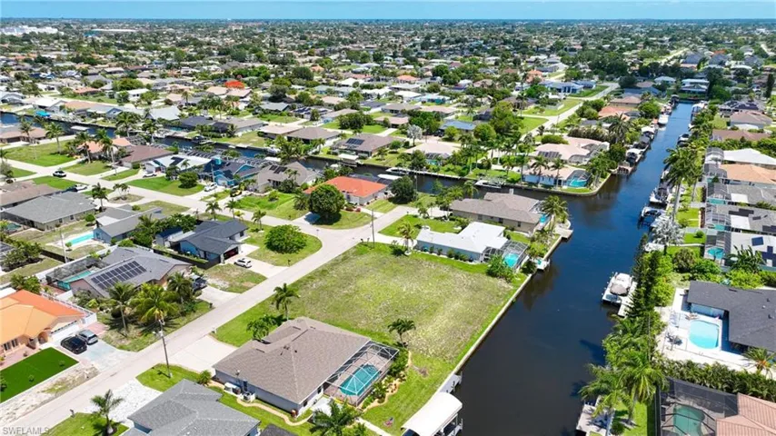 1041 Se 23rd Ave, Cape Coral, Florida 33990