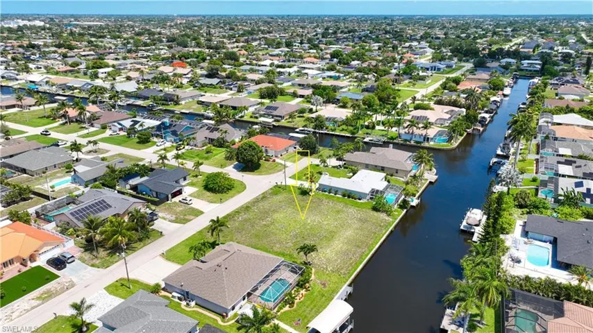 1041 Se 23rd Ave, Cape Coral, Florida 33990