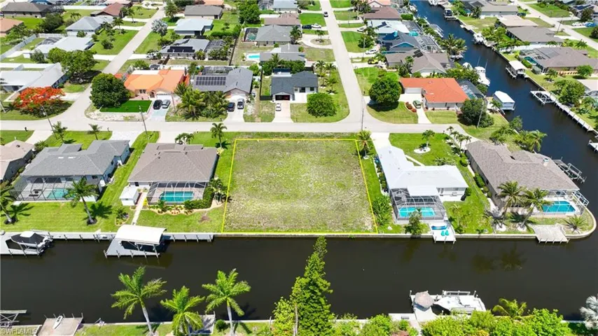 1041 Se 23rd Ave, Cape Coral, Florida 33990