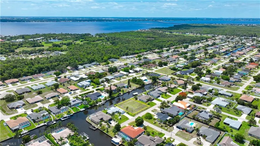 1041 Se 23rd Ave, Cape Coral, Florida 33990