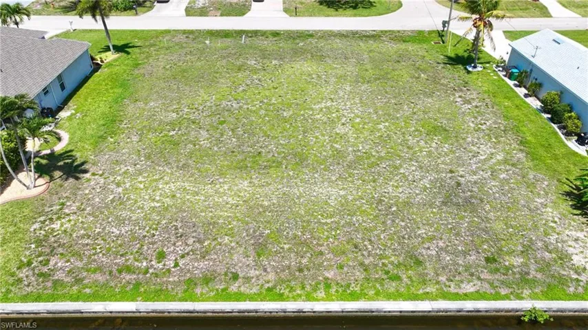 1041 Se 23rd Ave, Cape Coral, Florida 33990