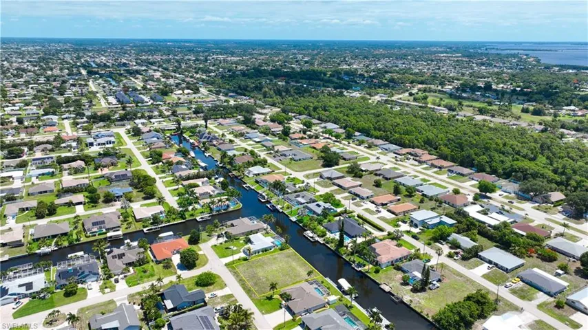 1041 Se 23rd Ave, Cape Coral, Florida 33990