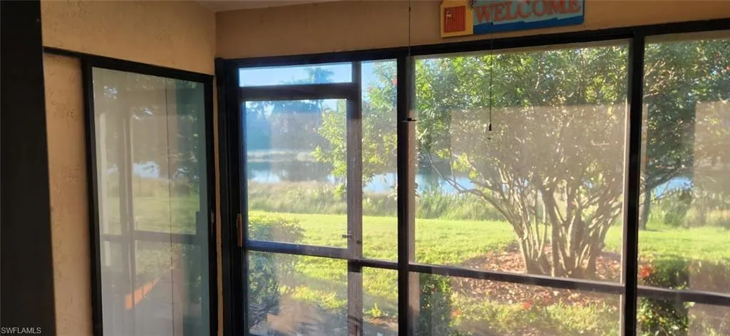 You’ll love spending time on the lake front lania