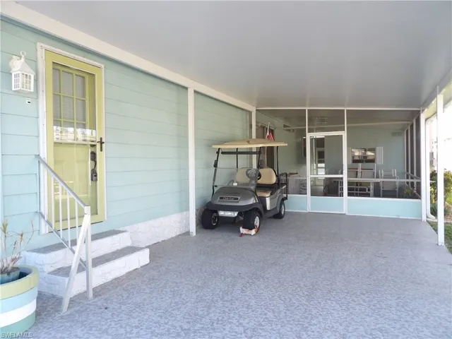 Patio /Screened in lanai